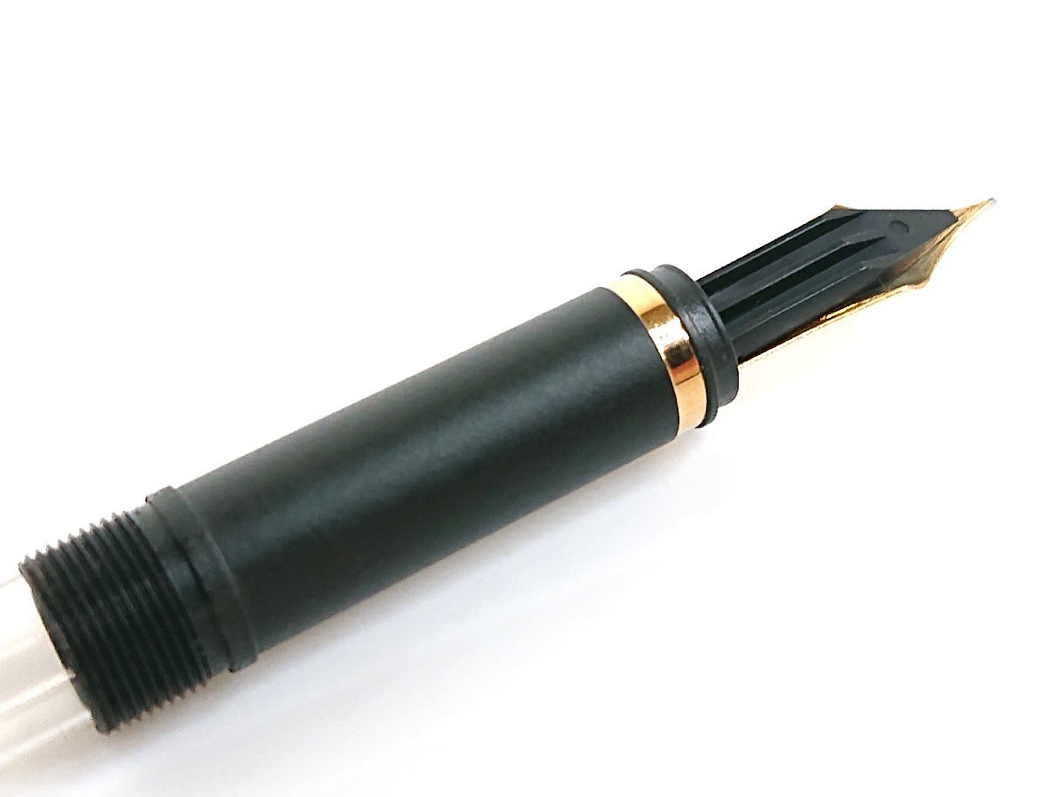 MONTBLANC モンブラン 万年筆 18K 750 ゴールドカラー 金属素材 MONTBLANC モンブラン 万年筆 18K 750 ゴールドカラー 金属素材