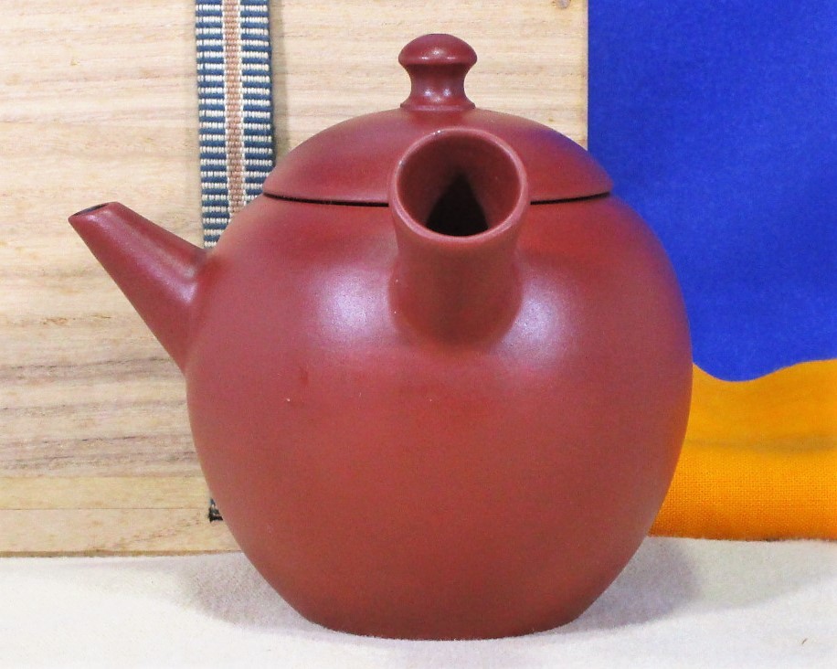常滑焼 山田常山 朱泥 横手 宝瓶 急須 布 桐箱 / 煎茶道具 茶注 茶瓶 骨董美術 / L-60 5