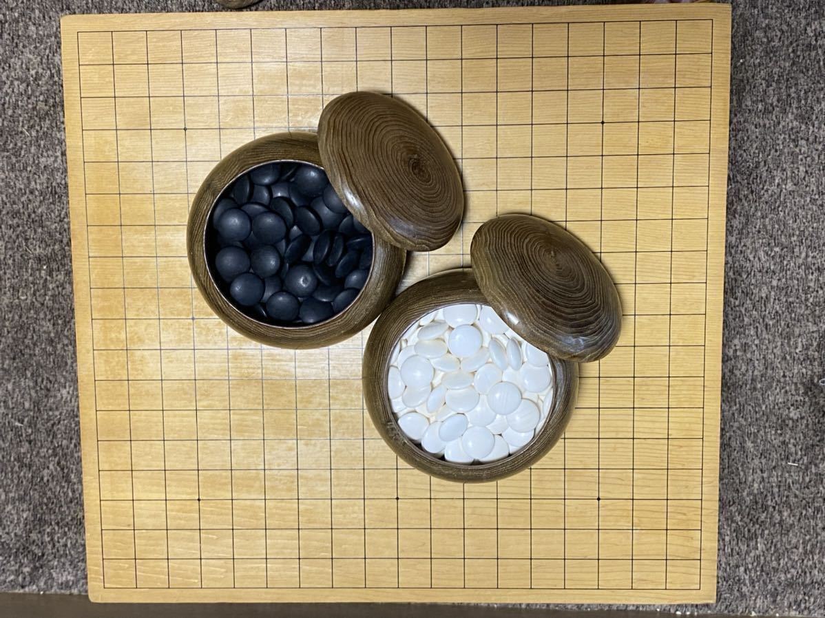 10200円 重厚な構え・・・無垢碁盤・碁石付き - 囲碁 10200円 重厚な構え・・・無垢碁盤・碁石付き - 囲碁
