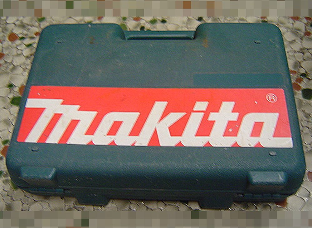  makita 充電式 電動工具ドライバードリル 動作確認 バッテリー2個_ケースです