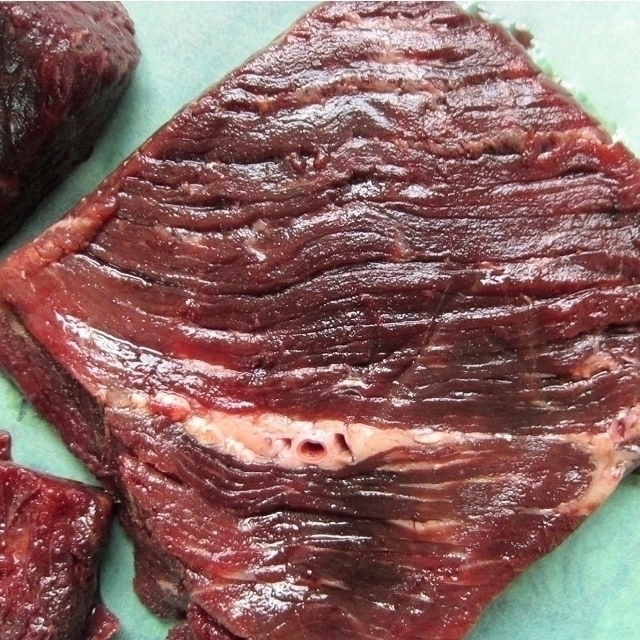 お刺身用「ナガス鯨赤肉500g」(１級品の端材) ニンニク醤油で．．．今では高級珍味_画像2