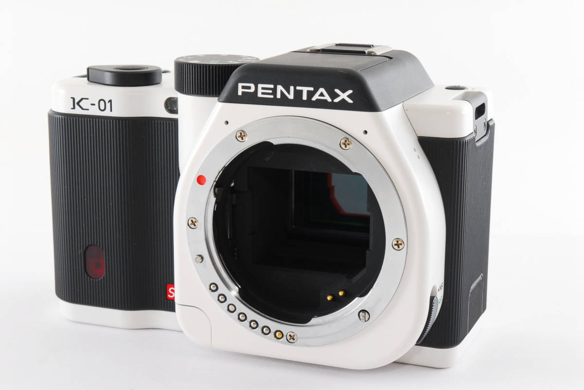 美品】PENTAX K−01 Wズームキット BLACK X White-