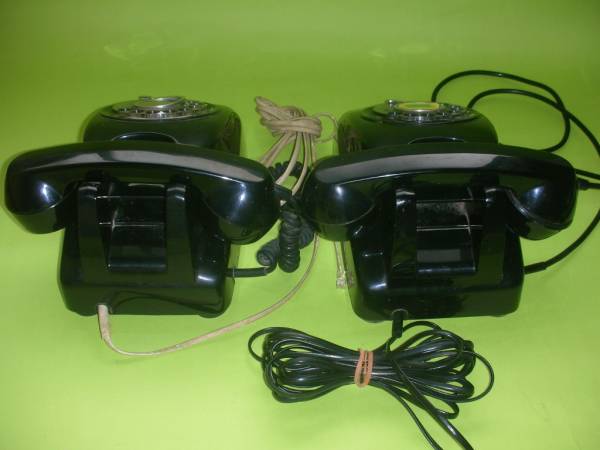  Showa Retro * former times missed dial type black telephone 2 pcs * Japan electro- confidence telephone . company / antique 