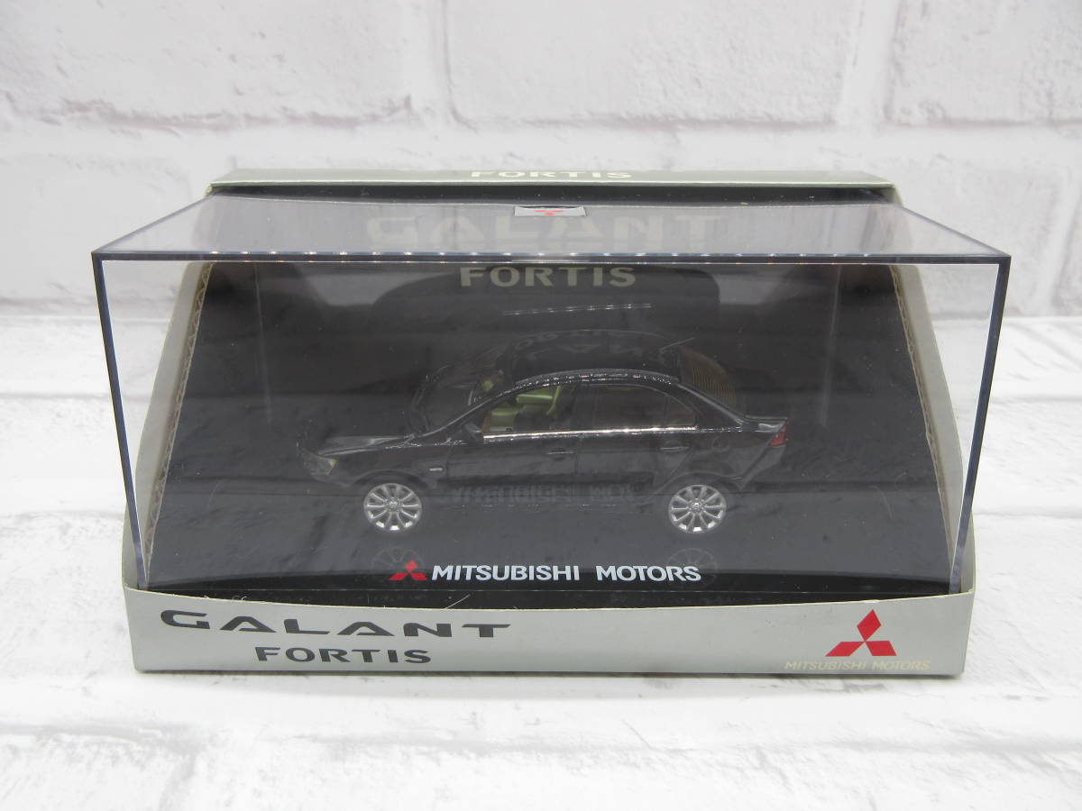 ミニカー　1/43　三菱　ギャランフォルティス　GALANT FORTIS　ブラック　ディーラー正規品　モデルカー カラーサンプル_画像1