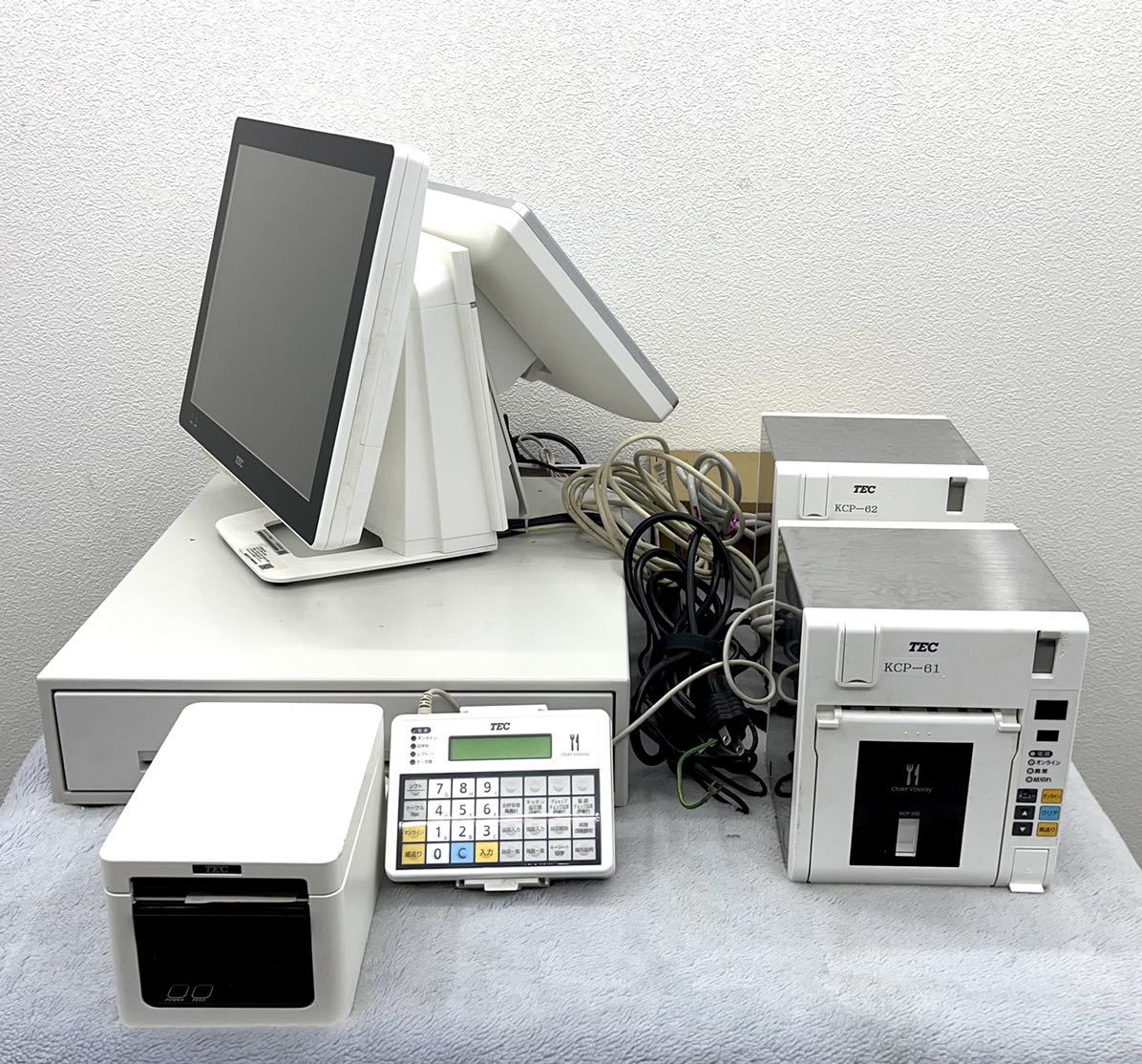 東芝テック TEC レジスター 一式 QT-20T-F2-53WA-S KCP300 KCPKB 東芝テック TEC レジスター 一式 QT-20T-F2-53WA-S KCP300 KCPKB