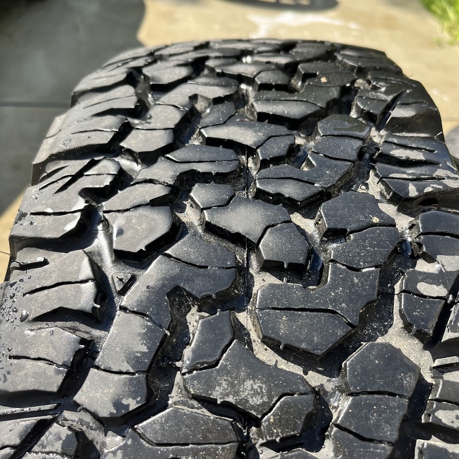 MKW　MK-36　6穴　17インチ タイヤホイール 8J 139.7 6穴 グッドリッチ A/T ホワイトレター 265/70R17 ランクル プラド FJ ハイラックス_画像3