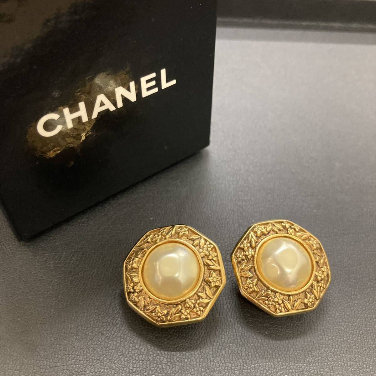 【国内即発送】アクセサリー1021】箱付 良好 CHANEL シャネル イヤリング フェイクパール ゴールド