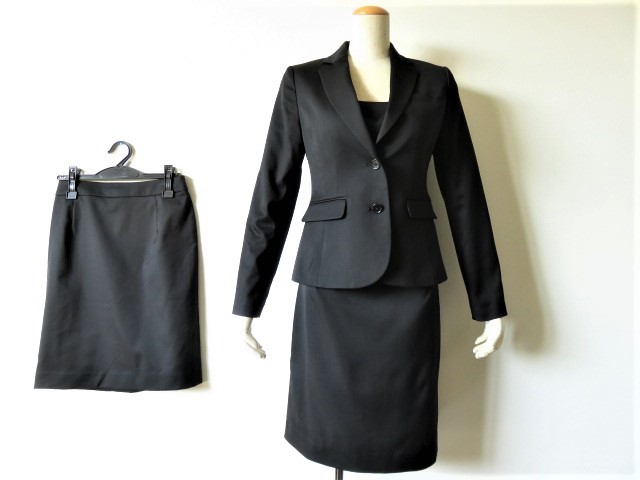 □新品同様上質美品高級ブラックスーツジャケット＆ スカート2枚セット