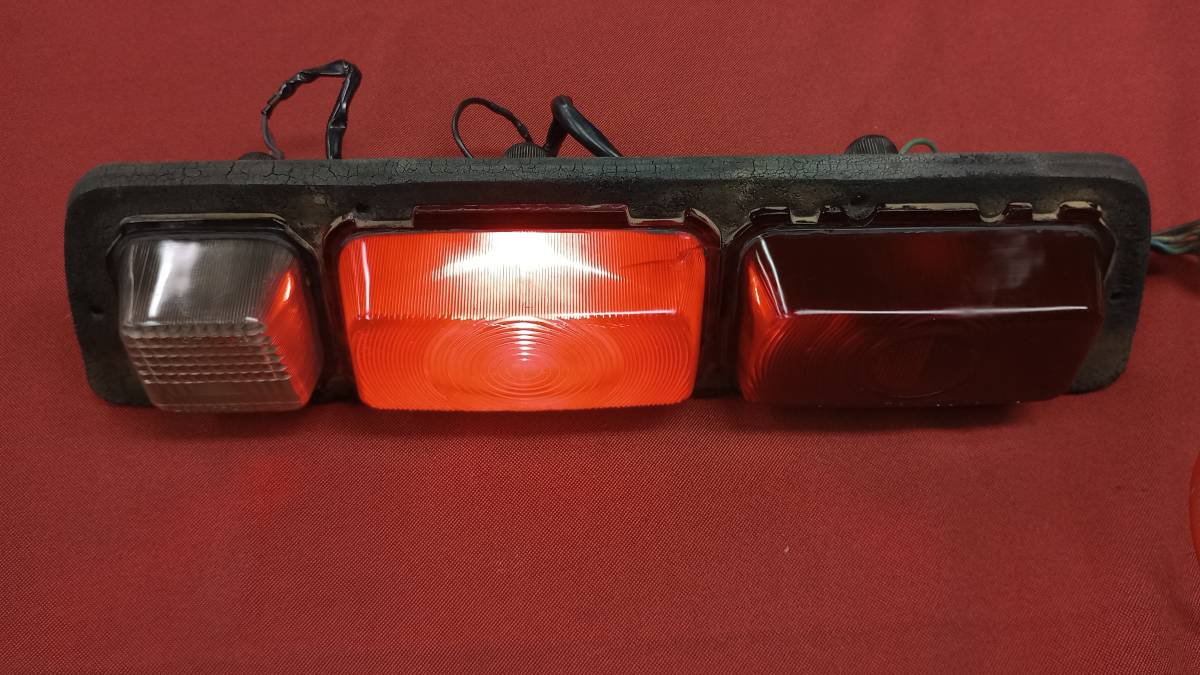 # Isuzu Bellett original tail lamp turn signal right R. let old car ISUZU