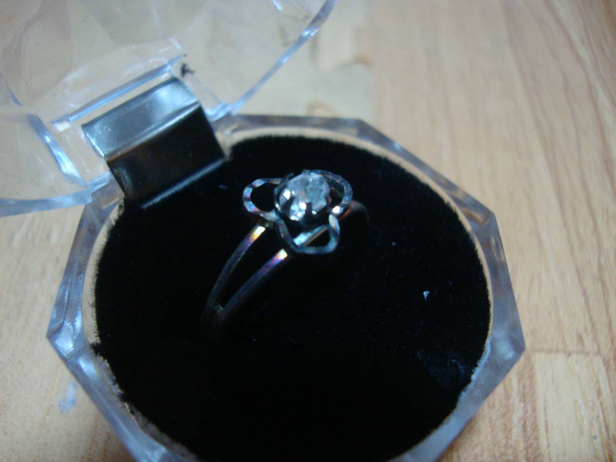 指輪　ガラス玉　ダイヤ風　フリーサイズ　ちょっとしたオシャレに　ｎ_画像1