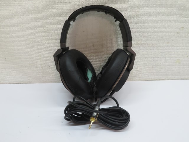 ○AKG K550 ヘッドホン ブラック アーカーゲー 有線 オーバーヘッド型