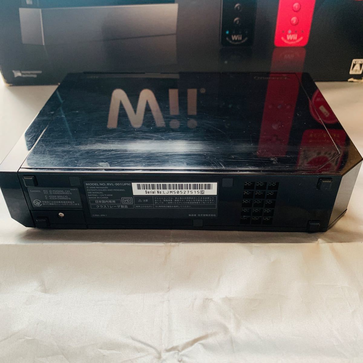 任天堂 Wii本体　黒　Wiiパーティソフト付き ブラック ピンク ヌンチャク付き コントローラ リモコン RVL-S-KABN
