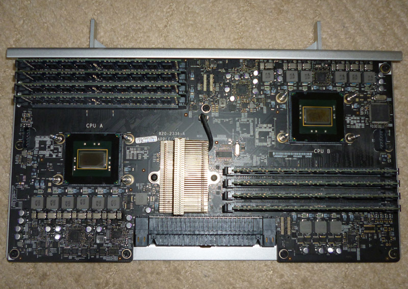 【MacPro最強最速化計画 NO.3 CPU】2009デュアルプロセッサー専用CPU XeonX5675×2基(3.06-tb3.46GHz/12MB/6.4GT/メモリ1333MHz)動作確認済_ドーターボードに取付け時の写真です。