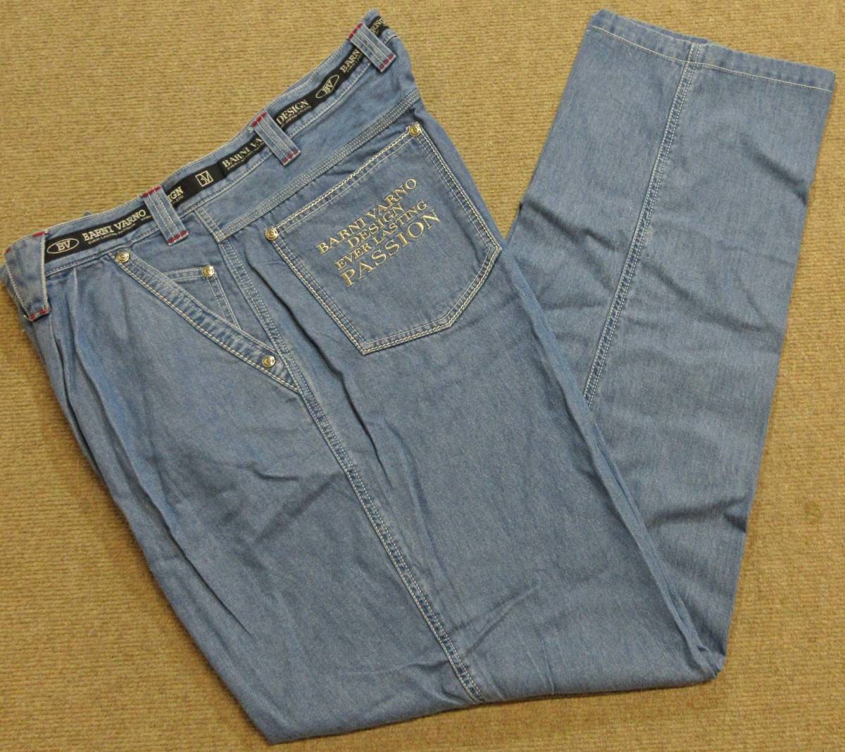 ☆BARNIVARNO☆SALE 22新作 タック付きテンセルデニム【ライト