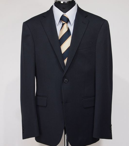 汎用性が高く、上品に着られる1着■SLIM Model■A-5 胸囲92、ウエスト80、身長170■ブラック■細ストライプ■3835