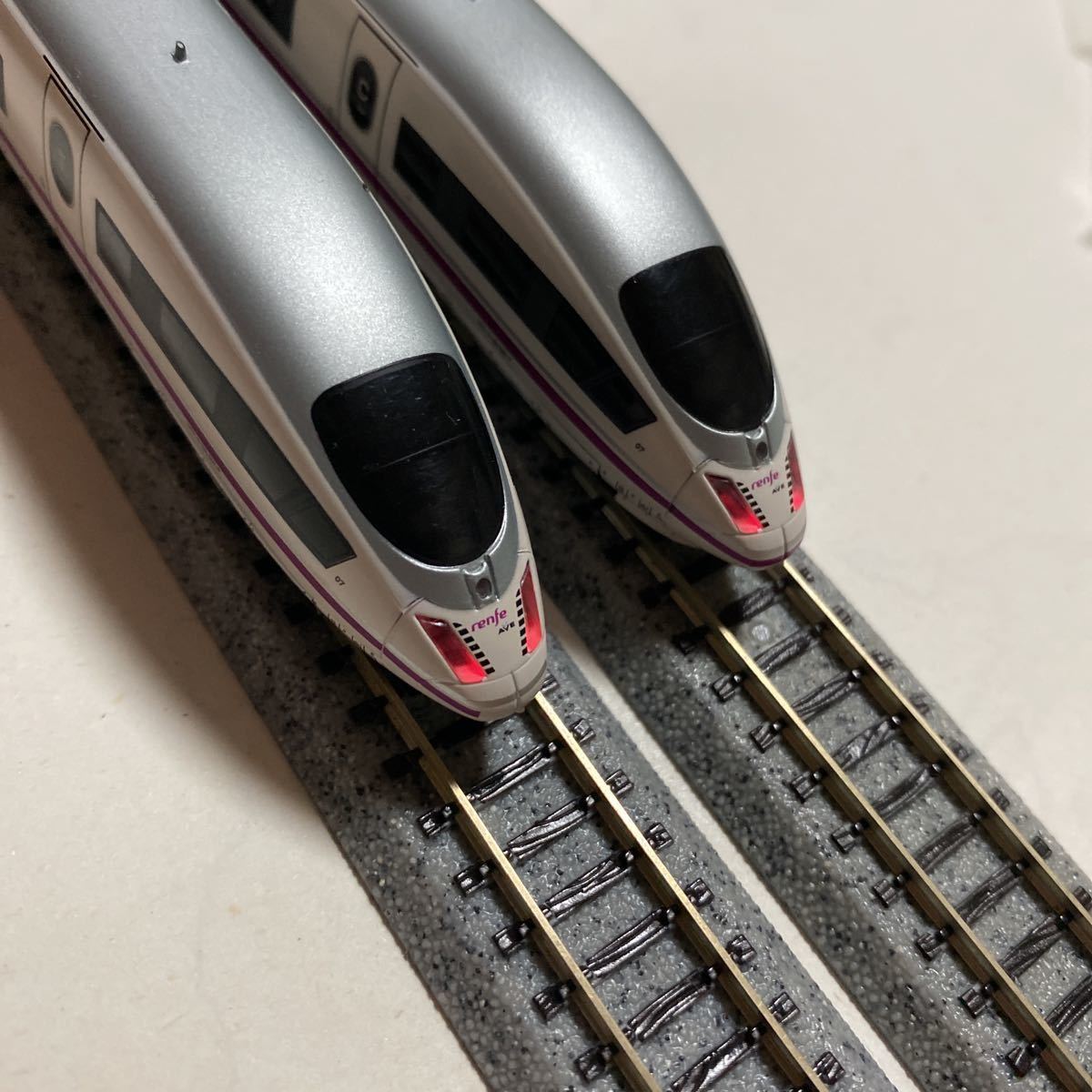 ARNOLD Renfe スペインAVE S 103 8両セットHN2445 鉄道模型 ARNOLD Renfe スペインAVE S 103 8両セットHN2445 鉄道模型
