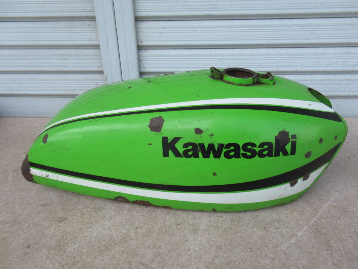 KH250 KH400 最終型カラー カワサキ純正 ガソリンタンク タンク ジャンク品 当時物 KAWASAKI 旧車 ビンテージ オリペン ノンレス ヤレ仕様(カワサキ用)|売買されたオークション情報、yahooの商品情報をアーカイブ公開 - オークファン(aucfan.com) KH250 KH400 最終型カラー カワサキ純正 ガソリンタンク タンク ジャンク品 当時物 KAWASAKI 旧車 ビンテージ オリペン ノンレス ヤレ仕様(カワサキ用)|売買されたオークション情報、yahooの商品情報をアーカイブ公開 - オークファン(aucfan.com)