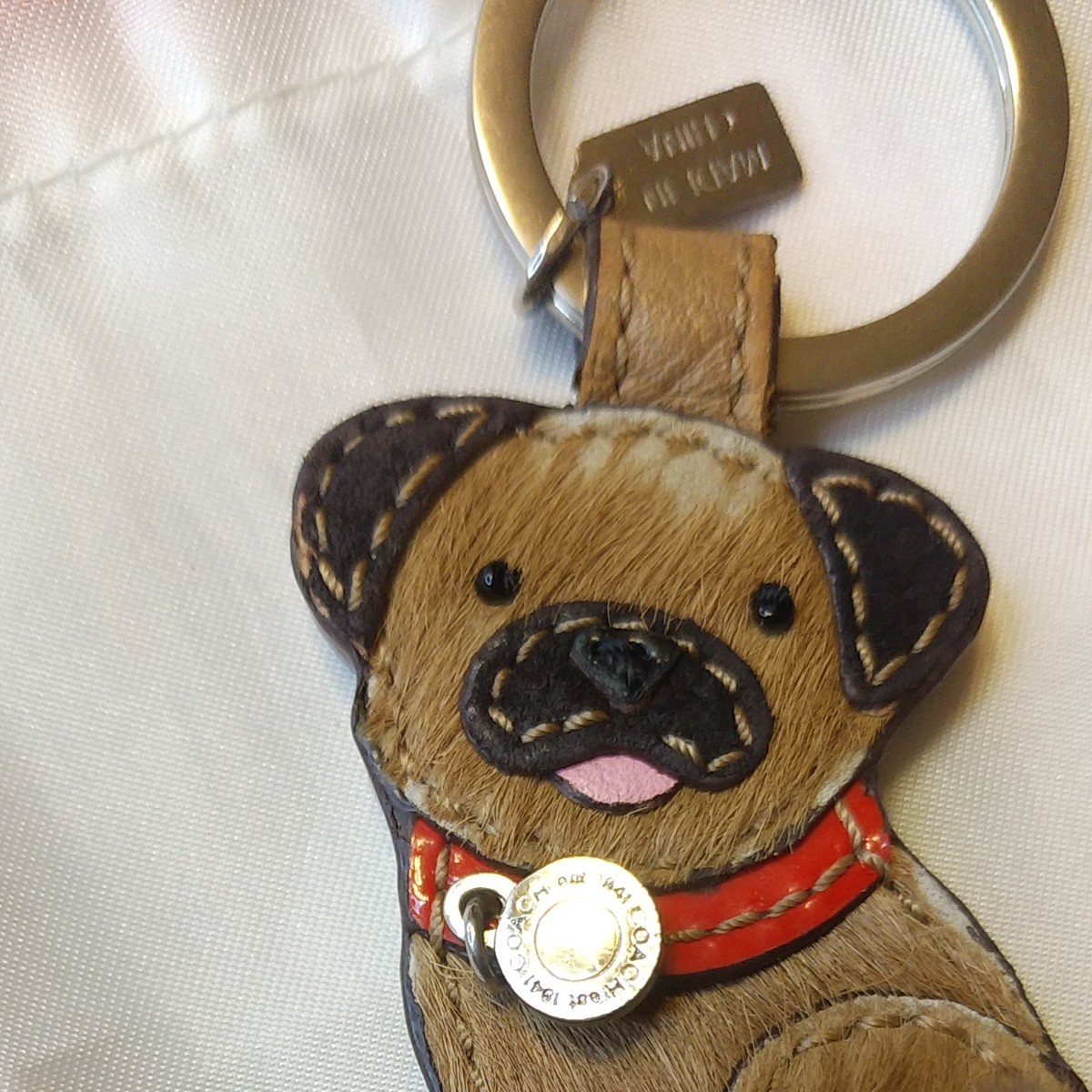 コーチ COACH パグ(犬)モチーフ キーホルダー/チャーム【比較的 コーチ COACH パグ(犬)モチーフ キーホルダー/チャーム【比較的