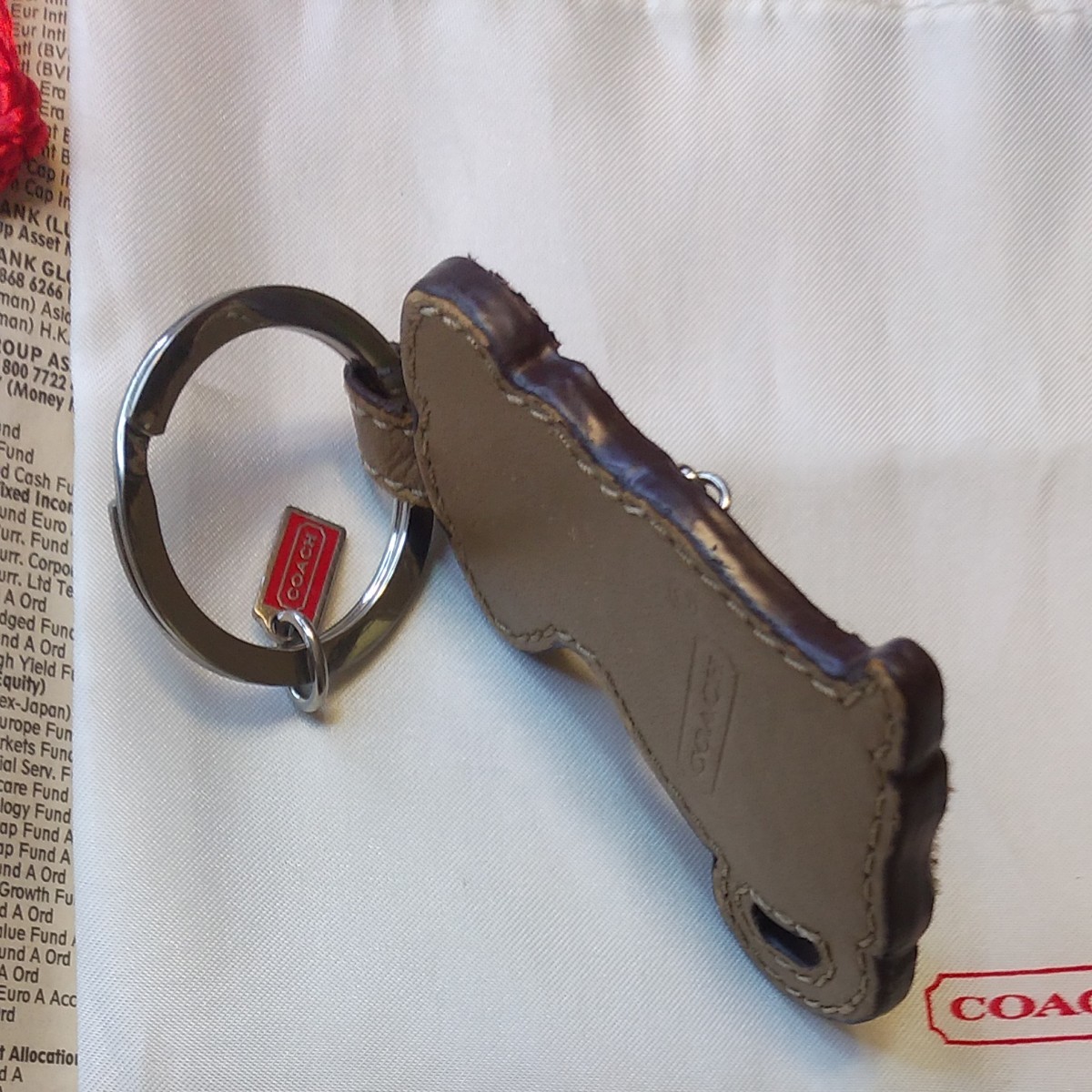 コーチ COACH パグ(犬)モチーフ キーホルダー/チャーム【比較的 コーチ COACH パグ(犬)モチーフ キーホルダー/チャーム【比較的