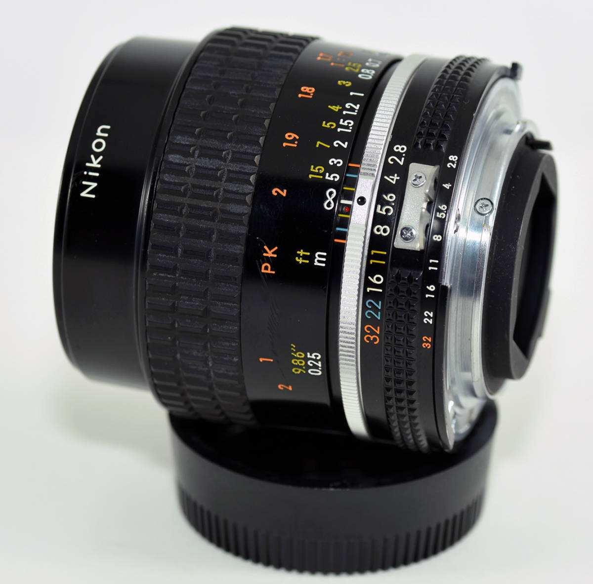 Nikon Ai-s Micro-NIKKOR 55mm f2.8 マニュアルフォーカスレンズ 接写
