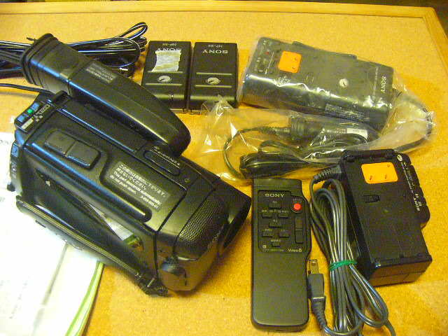 SONY ソニー Video 8 Handycam CCD-TR313 付属品付き 動作 良品 