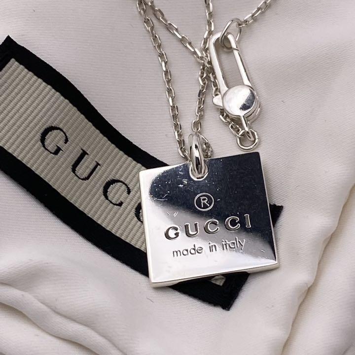 ◆GUCCI グッチ◆スクエアプレートネックレス　ペンダント　シルバー925　ロゴ　正規品　保存袋・箱付き　匿名配送　送料無料