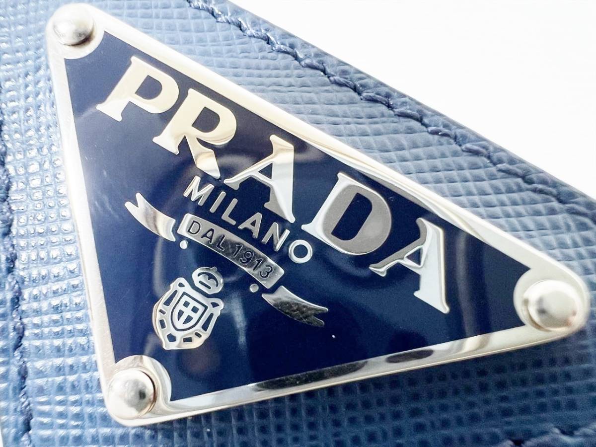 正規品 美品 PRADA プラダ トライアングルロゴ ブローチ ピン ブルー 2IS061 本体のみ アクセサリー 三角