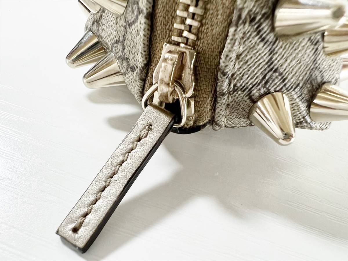 未使用美品 GUCCI グッチ GGスプリーム ハリネズミ カラビナ付 未使用美品 GUCCI グッチ GGスプリーム ハリネズミ カラビナ付