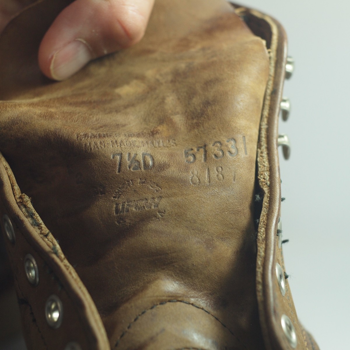 2002年製 Red Wing 8187 オイルドヌバック 7 1/2 D 刺繍羽タグ 2002年製 Red Wing 8187 オイルドヌバック 7 1/2 D 刺繍羽タグ