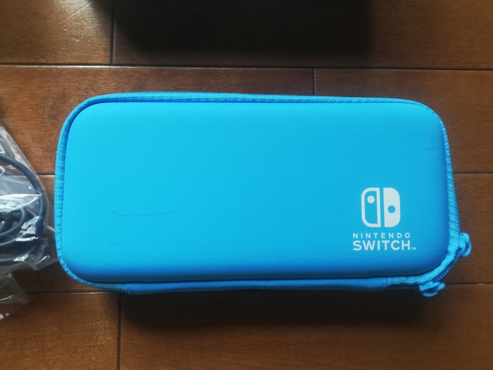 【送料無料】任天堂 スイッチライト イエロー Nintendo Switch lite　ACアダプター&カバーケース付き_画像4