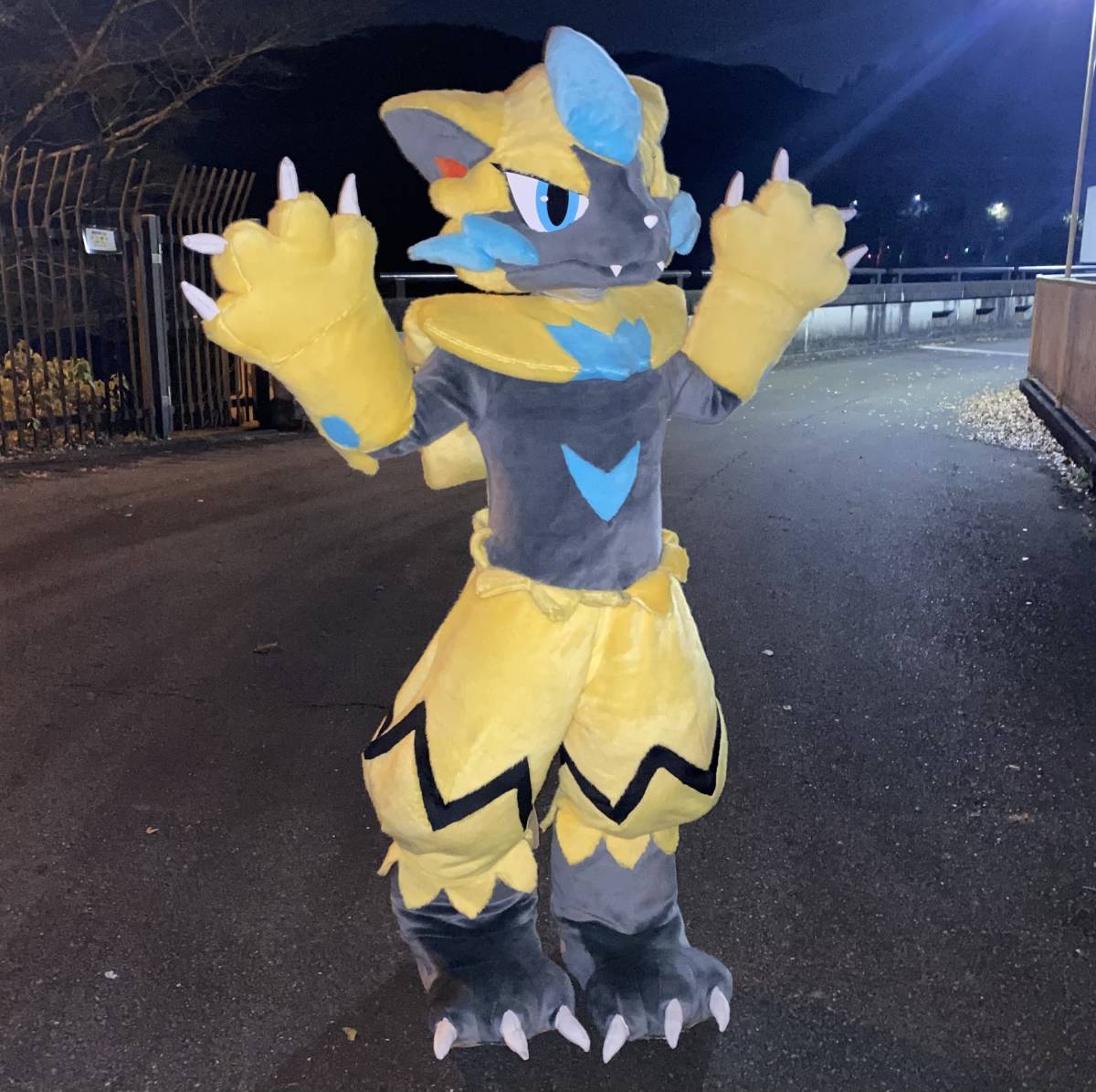 Yahoo!オークション - ケモノ 着ぐるみ FURSUIT ファースーツ Yahoo!オークション - ケモノ 着ぐるみ FURSUIT ファースーツ