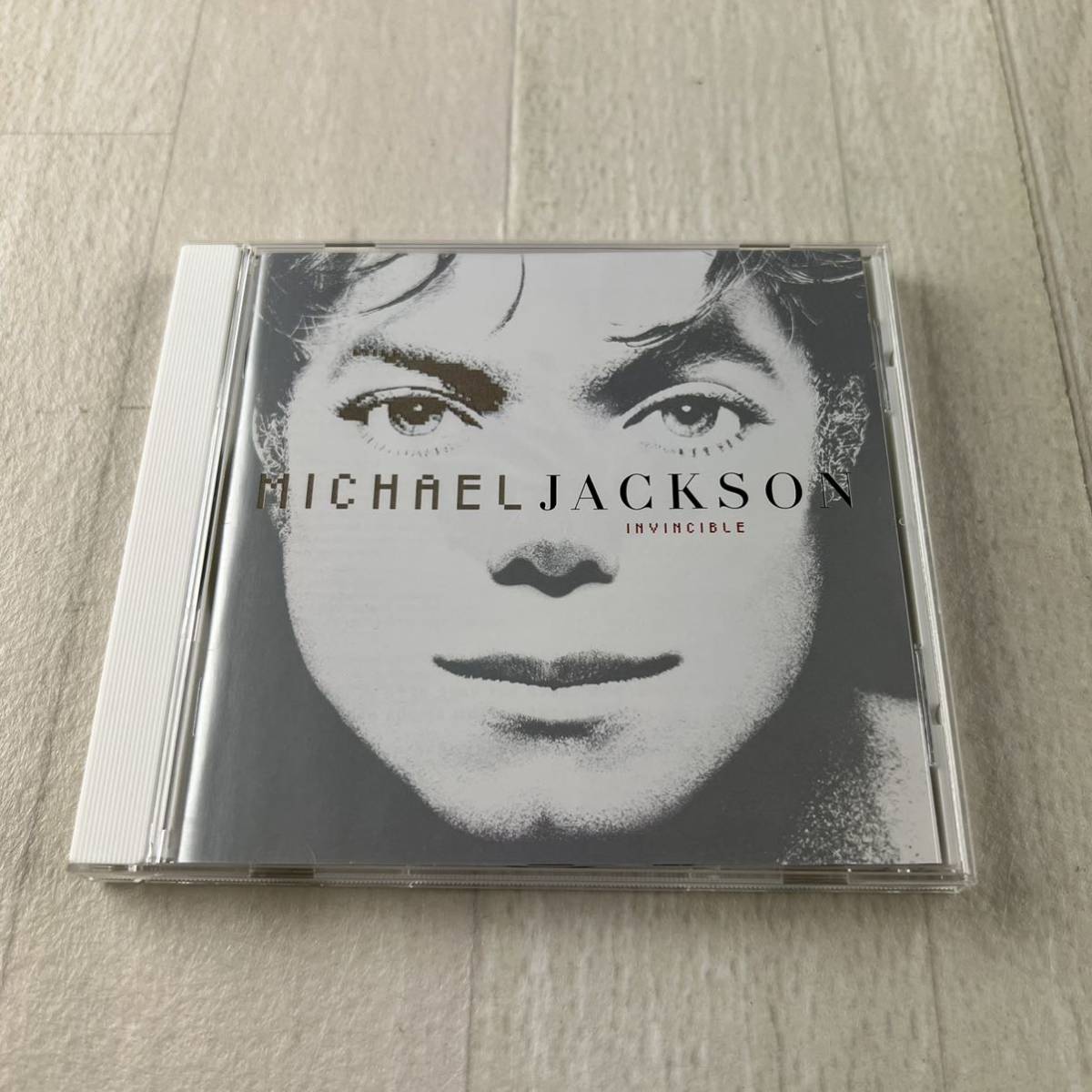 C11 MICHAEL JACKSON / INVINCIBLE CD 輸入盤 マイケルジャクソン_画像1