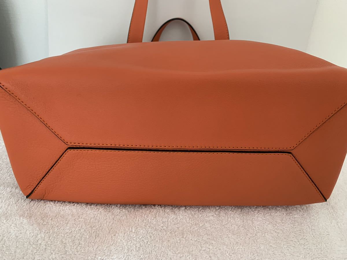 LOEWE ロエベ イーストウエストショッパー スモール(オレンジ