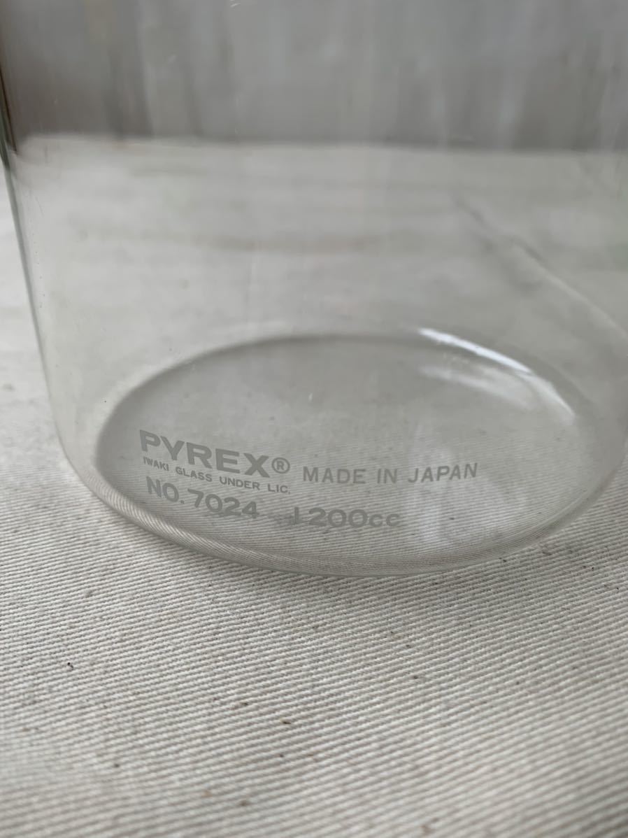 美品 日本製 緑色の蓋のPYREXパイレックスガラス保存瓶 昭和レトロ小物入れインテリアディスプレイアンティークビンテージコレクション雑貨_画像2