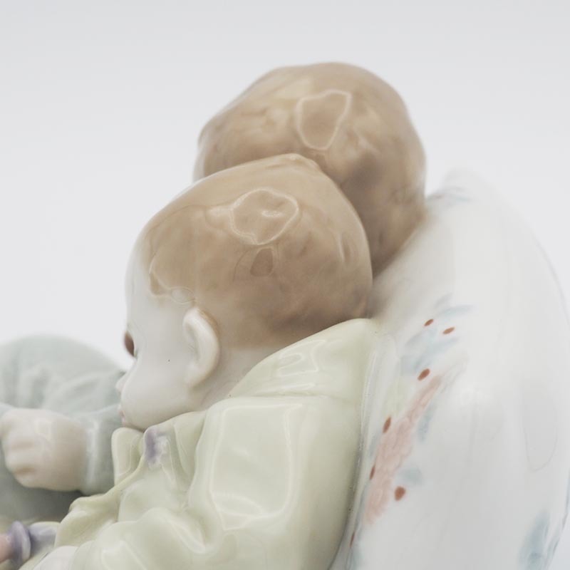 廃盤】 リヤドロ LLADRO No 5772 赤ちゃんの夢 LITTLE DREAMERS 廃盤】 リヤドロ LLADRO No 5772 赤ちゃんの夢 LITTLE DREAMERS
