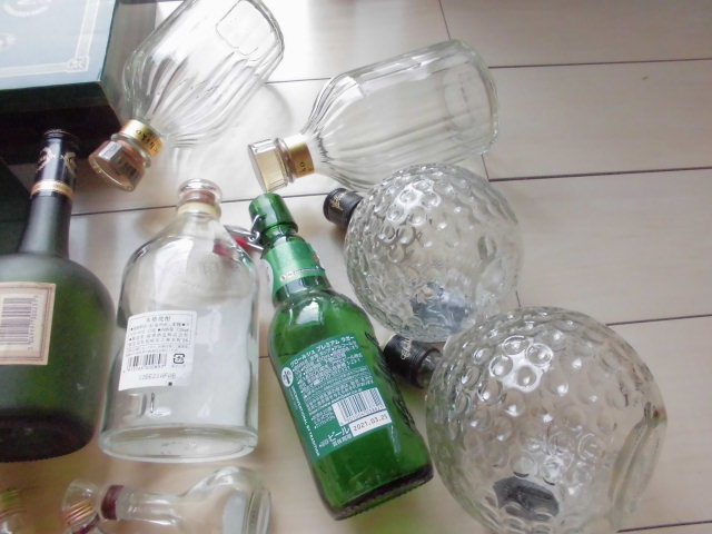 15本空瓶ボトルコレクションガラス酒瓶アンティーク昭和レトロ硝子ビン神の河スコッチミニチュアボトルブランデーウイスキーまとめて大量_画像10