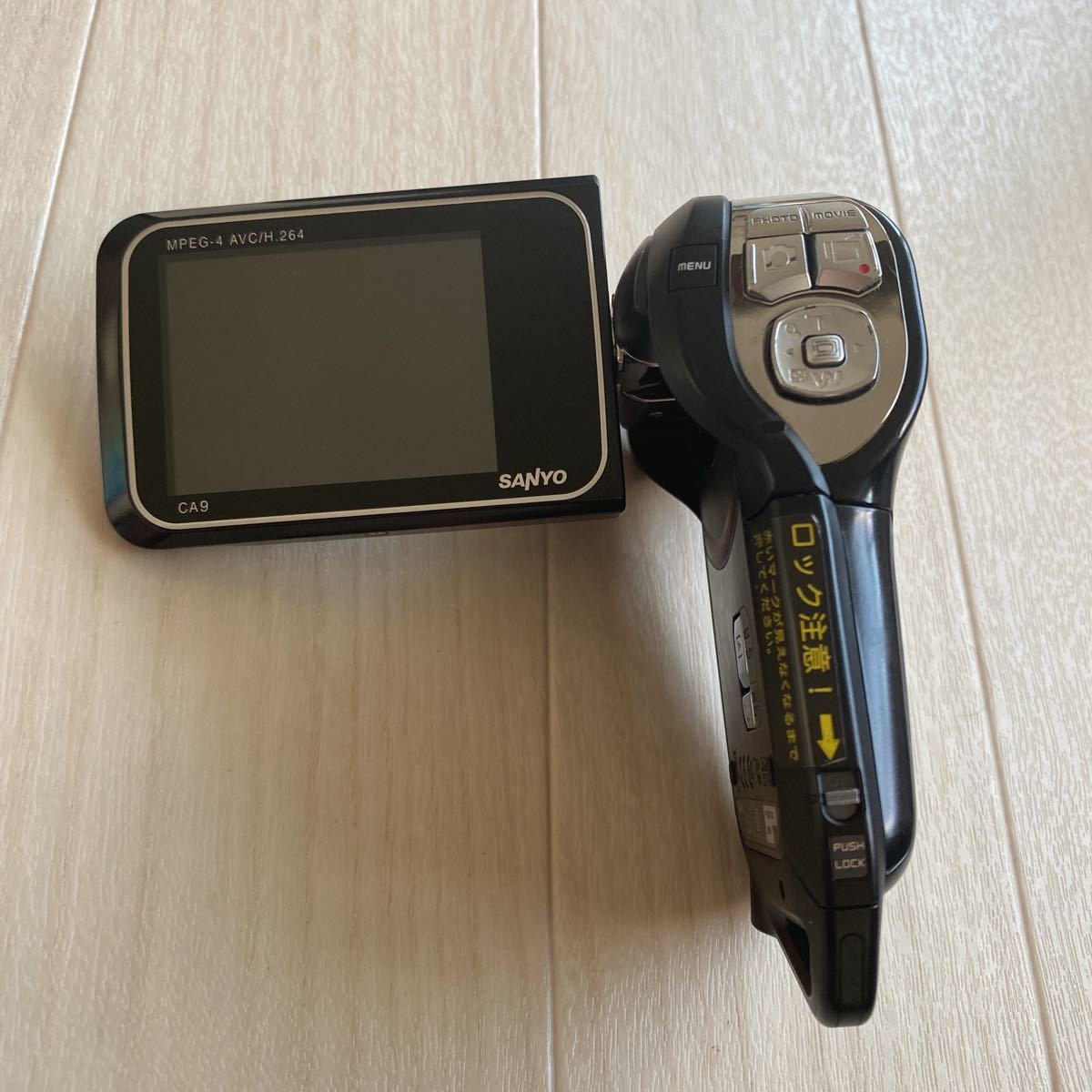 大特価好評】 SANYO サンヨーXacti DMX-CA9 防水デジタルムービー