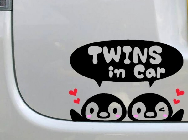 ひょっこりペンギン「TWINS in Car」カッティングステッカー【黒】_画像2