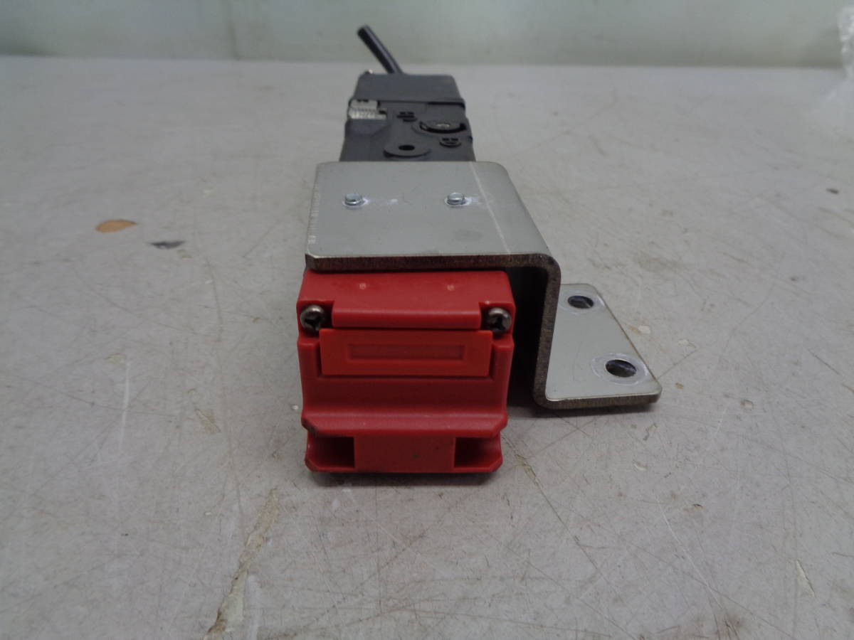 MK5773 オムロン(omron) 小形電磁ロック・セーフティドア MK5773 オムロン(omron) 小形電磁ロック・セーフティドア