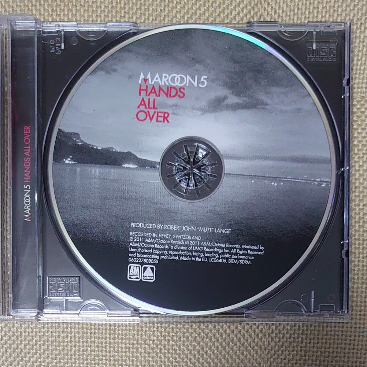 Hands All Over : Revised International Standard Version/ Maroon 5