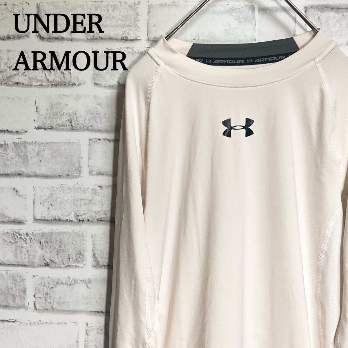 アンダーアーマー UNDER ARMOUR トレーニングシャツ インナーシャツ 長袖 伸縮性 サイズMD 白Tシャツ 長袖