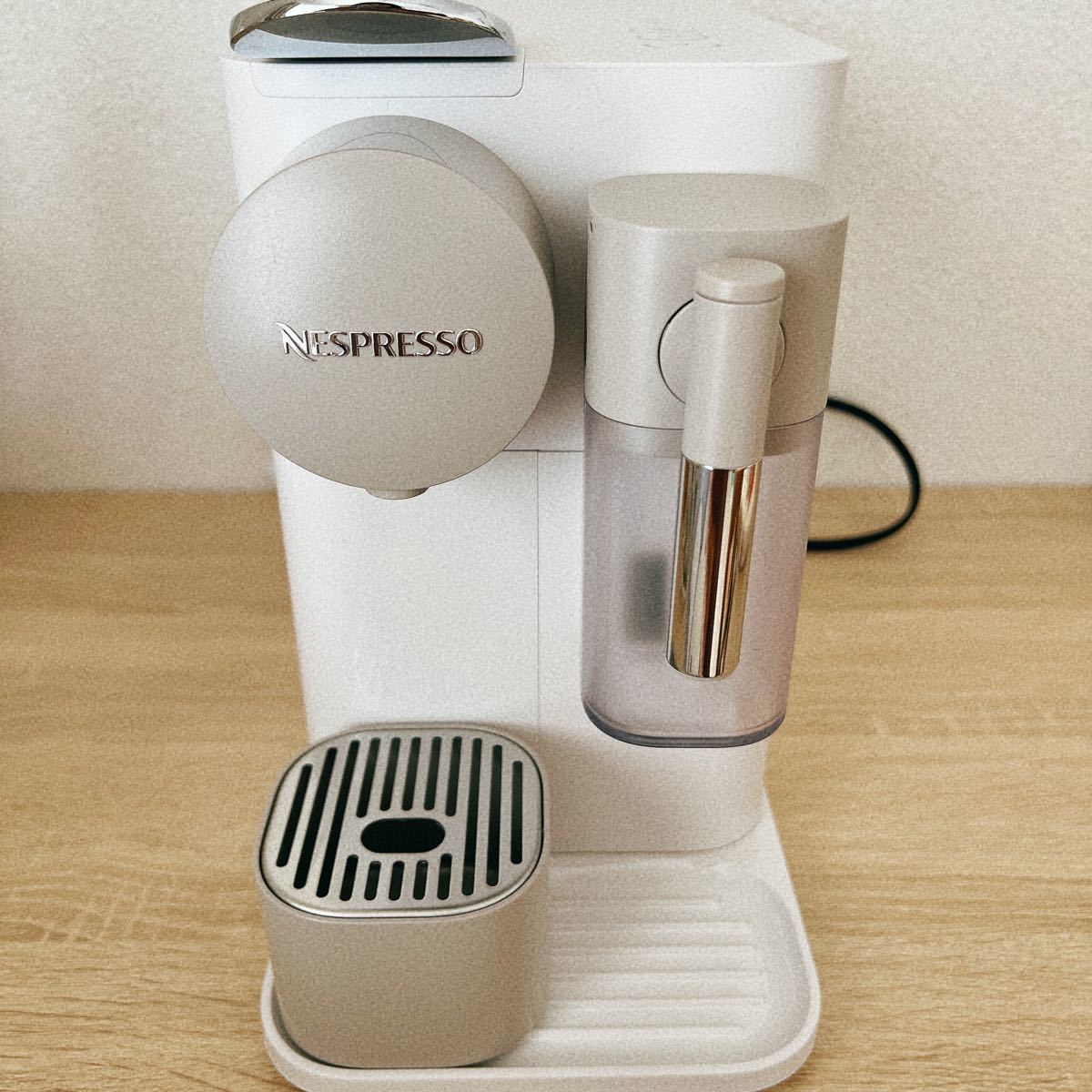 NESPRESSO F111WH WHITE 美品 人気を誇る 4800円引き sandorobotics.com