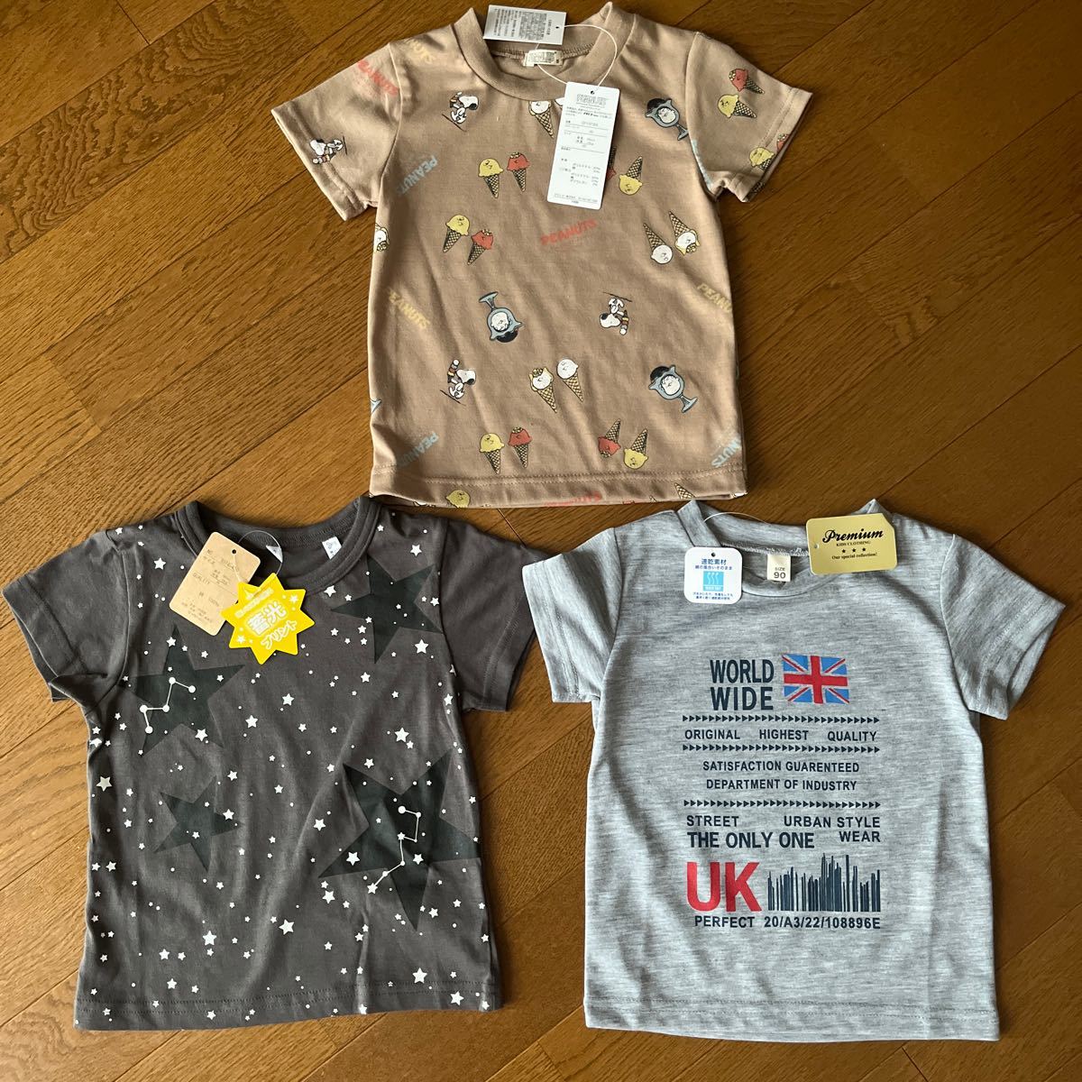 新品　 サイズ90  半袖Tシャツ3枚セット　　　　　　　　　　スヌーピー柄、イギリス国旗、星蓄光プリント