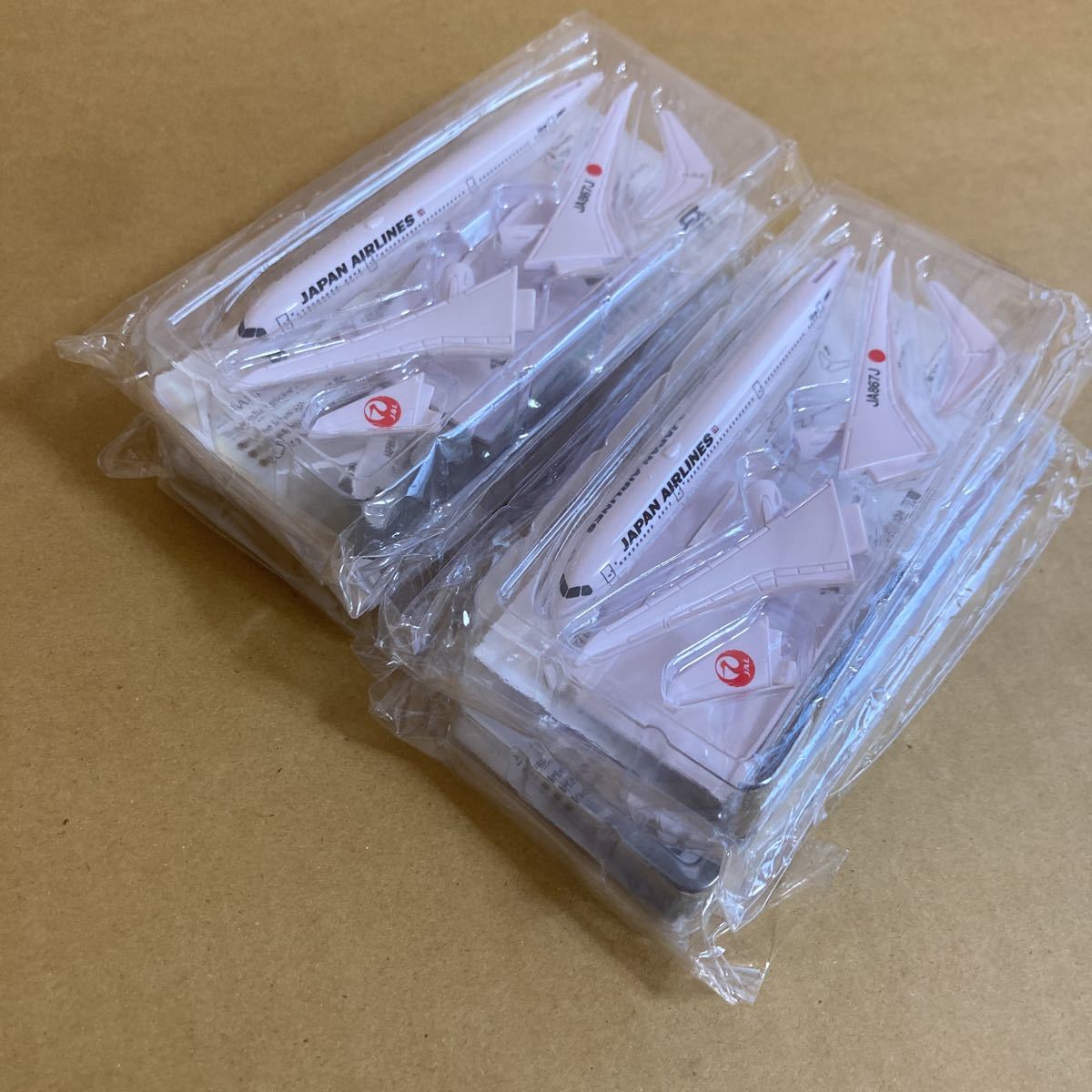 Yahoo!オークション - 新品 JAL 機内配布用飛行機おもちゃ4個 Yahoo!オークション - 新品 JAL 機内配布用飛行機おもちゃ4個