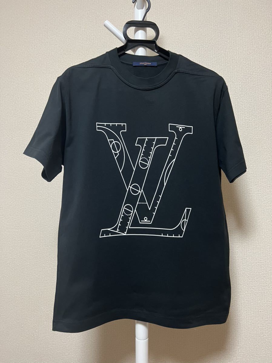 ルイヴィトン　LVロゴNBAコラボ半袖Tシャツ黒メンズ　Sサイズ　LOUIS VUITTON 1A8X0V 21年