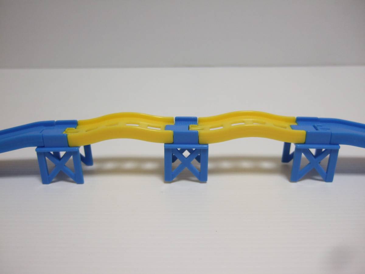 [. on rail ( yellow color ) set * slope rail set ] miracle ... special! compilation ( repeated .)[ Capsule Plarail Thomas ]