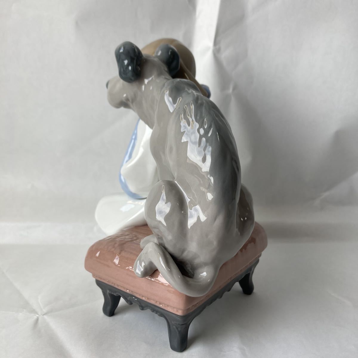 リヤドロ　ＬＬＡＤＲＯの人形　女の子　犬　椅子　１９８９年スタンプ　品番５７０６　１円スタート_画像6
