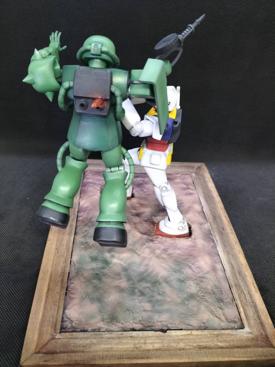 バンダイ　1/144スケール旧キット改造　ガンダムVSザク　ジオラマ完成品_画像8