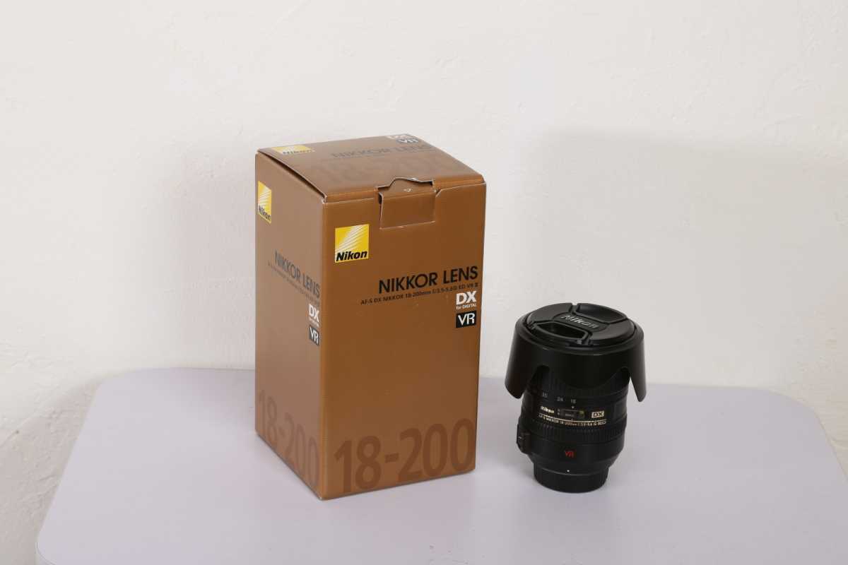 Nikon ニコン AF-S 18-200mm F3.5-5.6G ED DX VR ズームレンズ