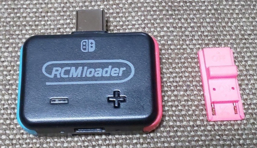RCM loader、RCMジグ(レッド色)及び充電ケーブル